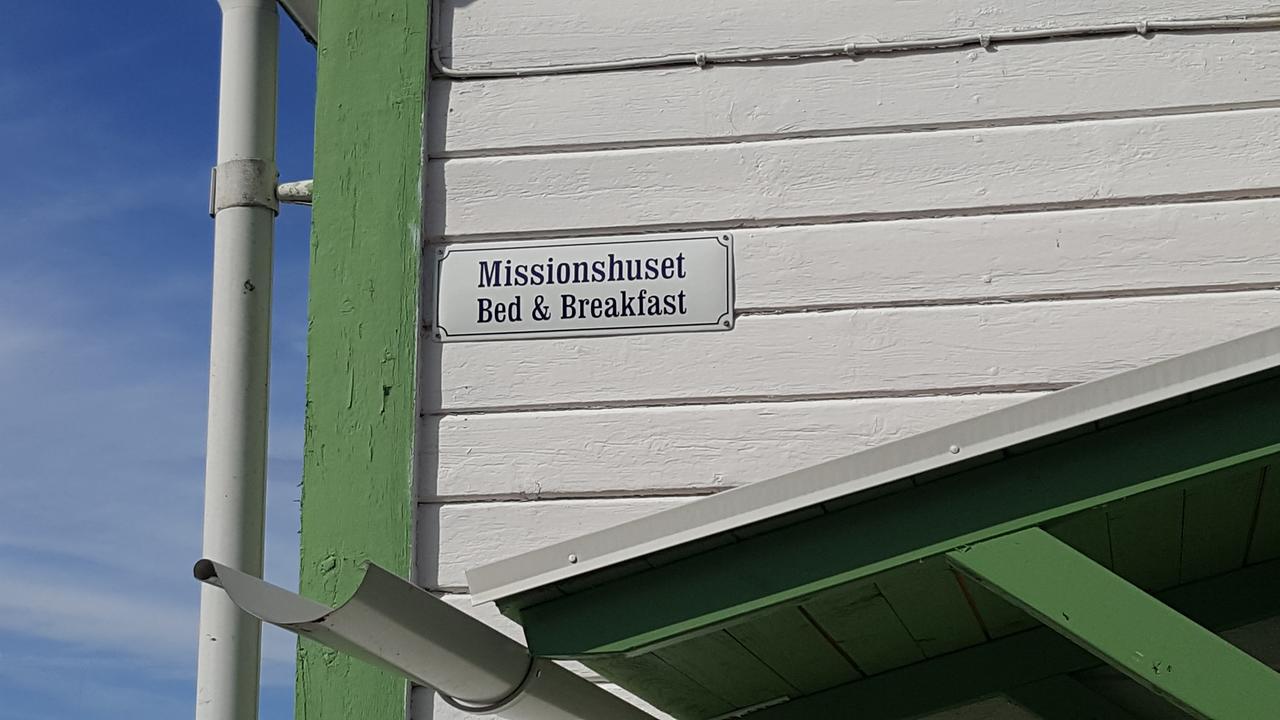 Missionshuset Bed & Breakfast Sandhamn Eksteriør billede